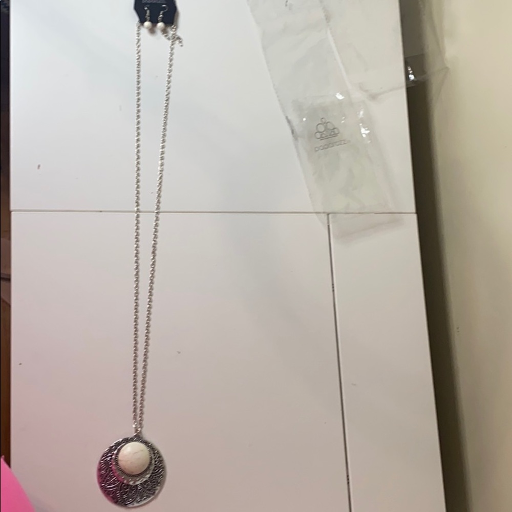 Silver/white crackle stone necklace and earrings